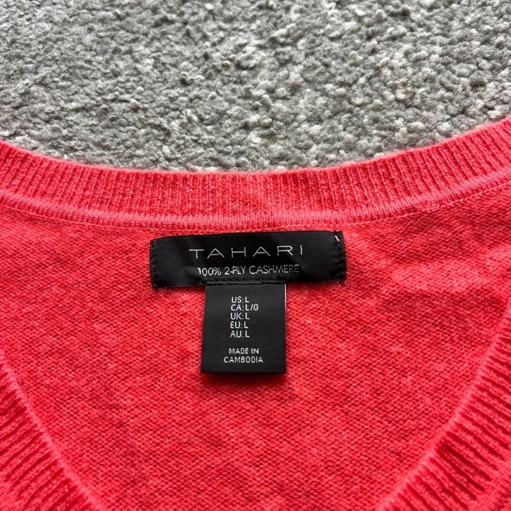 Tahari Salmon V Neck 2 Ply Cashmere Sweater - Picture 2 of 3